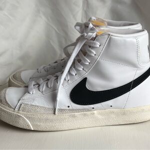 Nike Blazer Mid 77 Vintage White Black High Top Sneakers Unisex  W8.5, Boys 7